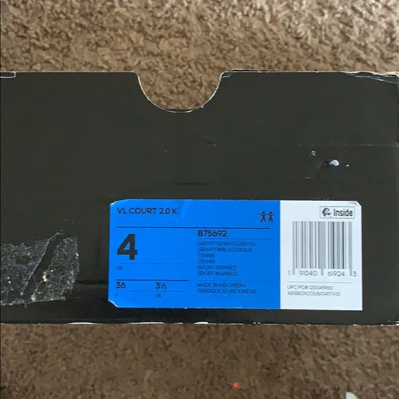 Adidas gray shoes size 4 - Picture 7 of 8